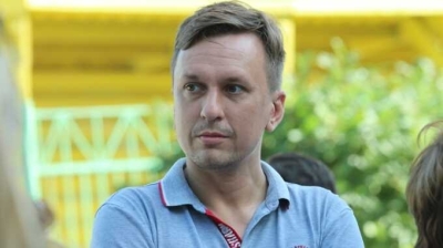 Новосибирский депутат Антон Картавин теперь приходит на работу с табличкой "иностранный агент"